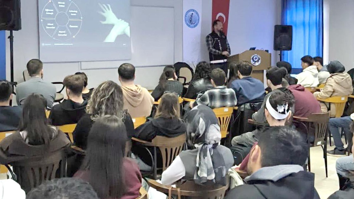 Sinanpaşa MYO Öğrencilerine Narkotik Ve Siber Suçlar Semineri