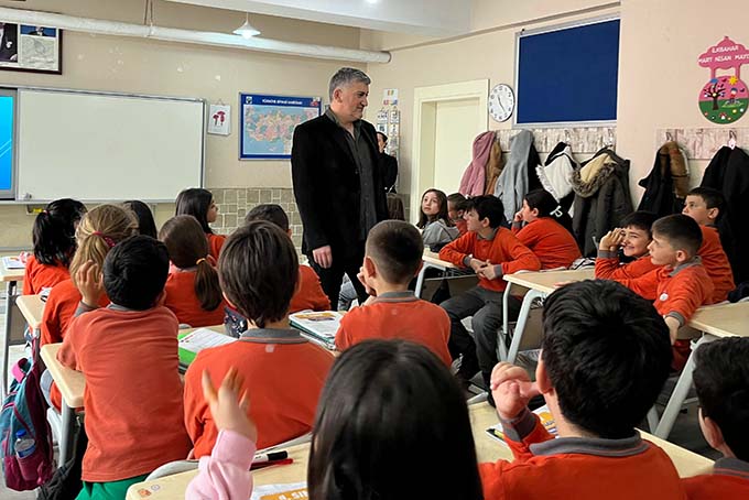 İscehisar MYO Tarafından Atatürk İlkokulunda İş Sağlığı ve Doğal Afet Eğitimi Verildi