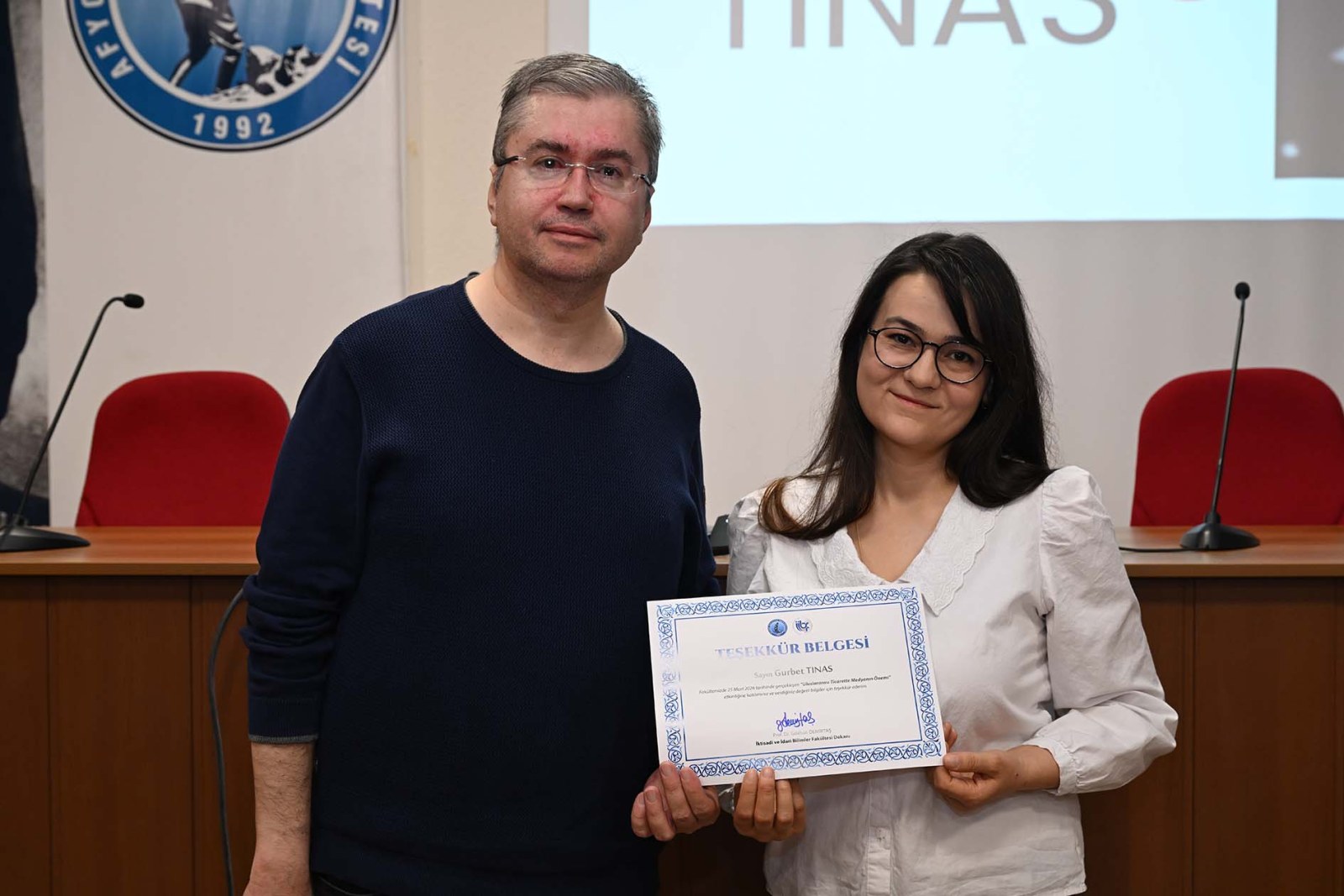 TRT Haber Muhabiri Tınas: “Ticaret Zihinlerde ve Ekranlarda Başlar”