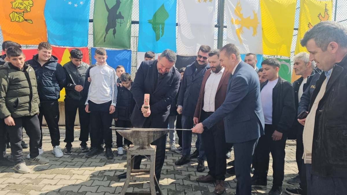 Akharım Beldesi Atatürk Ortaokulu tarafından Nevruz Bayramı etkinliği