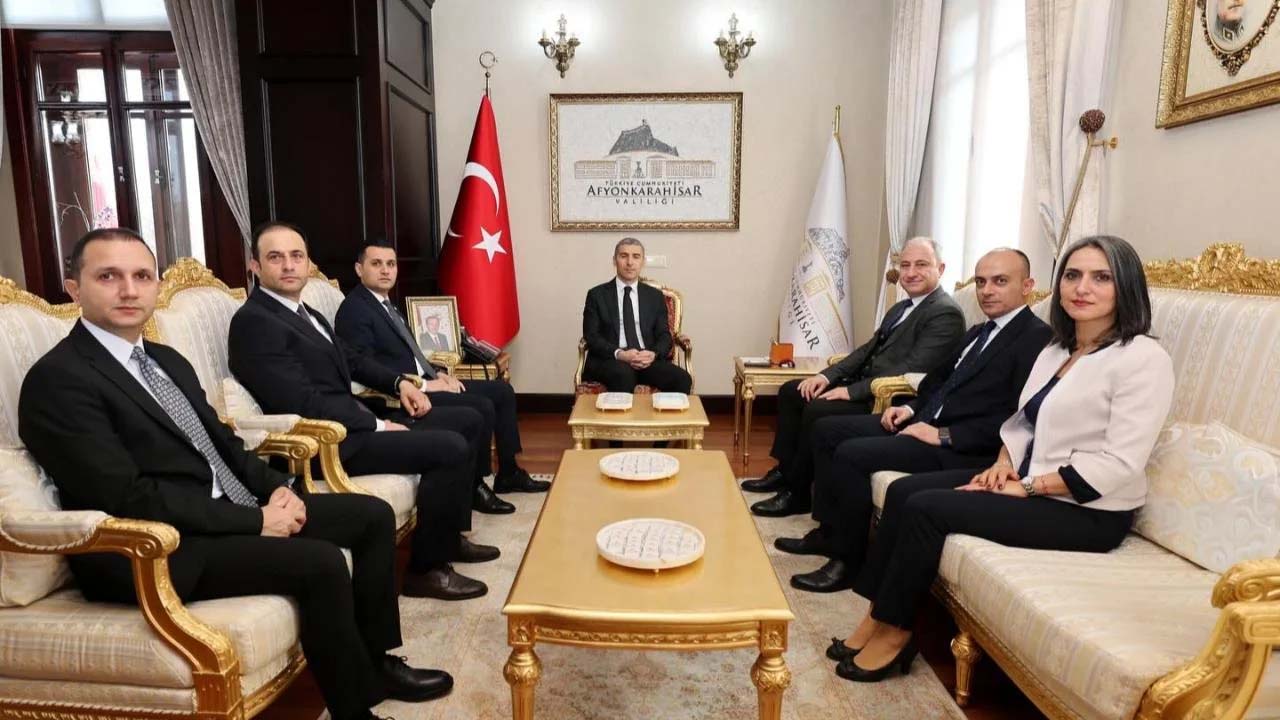 Afyon Valisi Aktaş, banka müdürlerini ağırladı