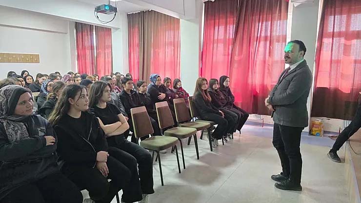 Zübeyde Hanım Kız MTAL'de Bilim Söyleşisi