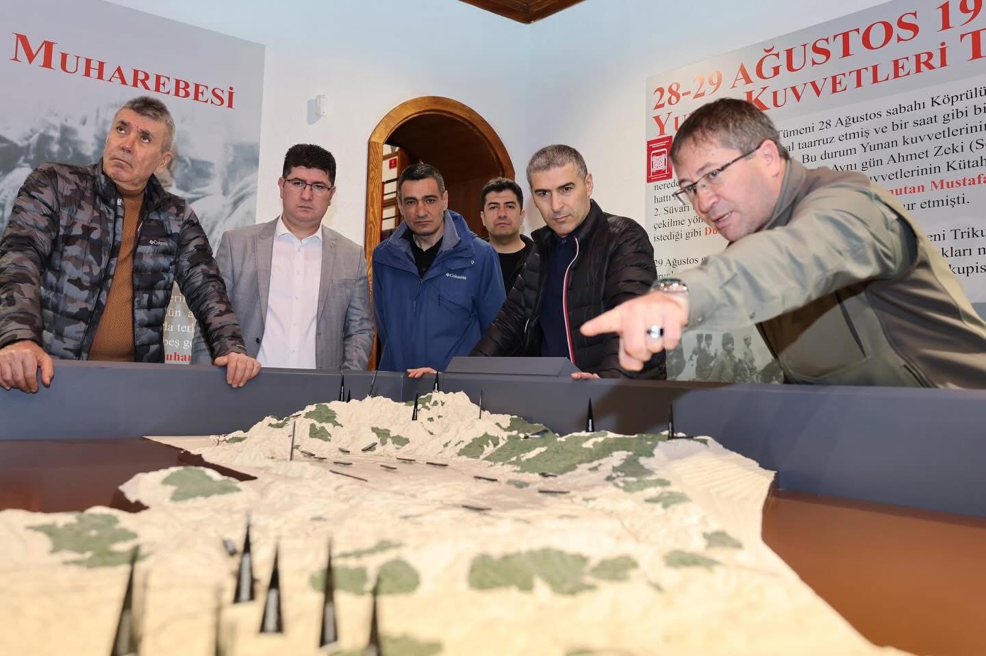 Vali Naci Aktaş’tan Zafer Müzesi’ne Ziyaret