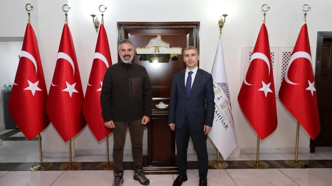 Vali Aktaş, sanatçı ve sunucu Turgay Başyayla’yı Makamında Ağırladı