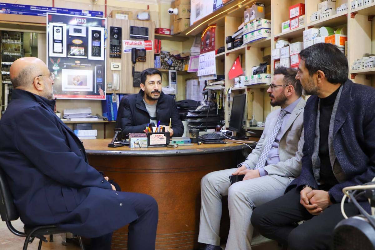 Başkan Şahin Sahada Afyon Esnafını Ziyaret Etti